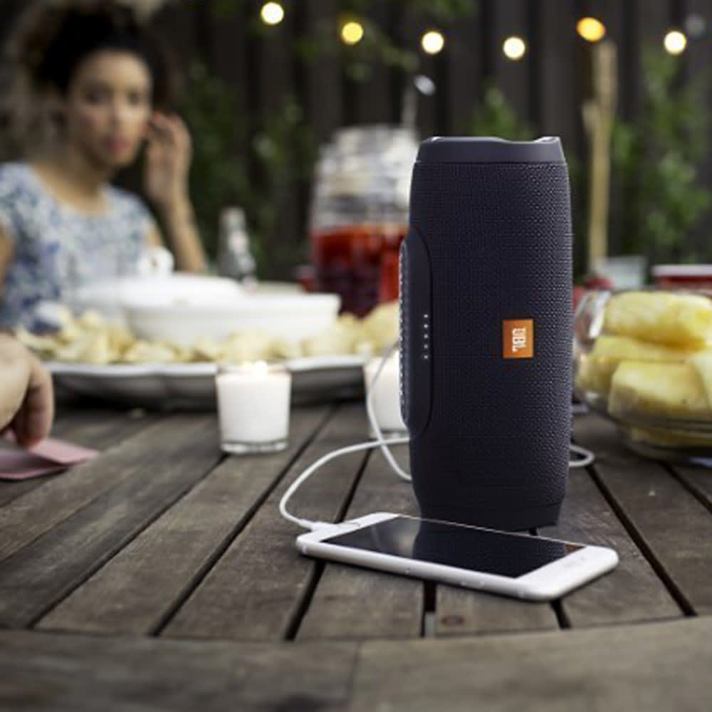 JBL Charge 3 – Wasserdichter Bluetooth Lautsprecher