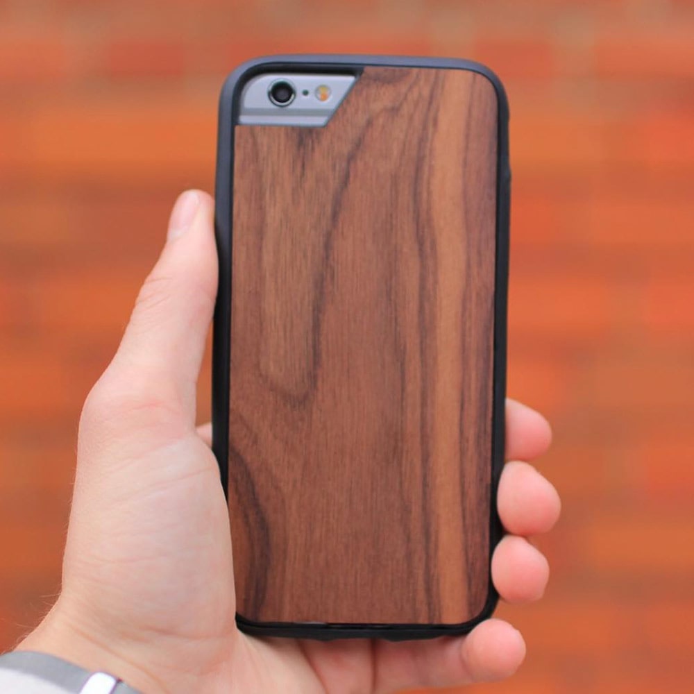 Mous iPhone Hülle – aus echtem Wallnuss Holz