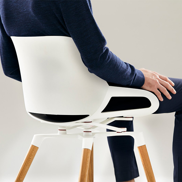 Stuhl Aeris Numo – mit Stil sitzen statt Stillsitzen. Gesund, dynamisch und überall