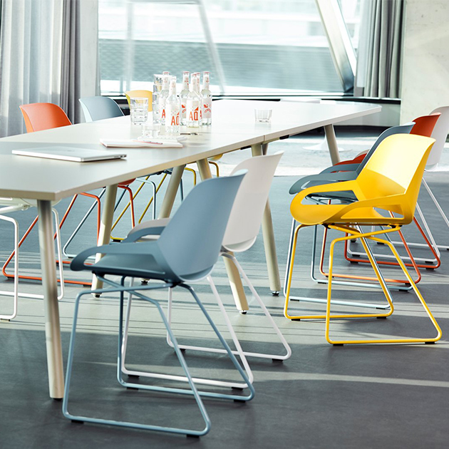 Stuhl Aeris Numo – mit Stil sitzen statt Stillsitzen. Gesund, dynamisch und überall