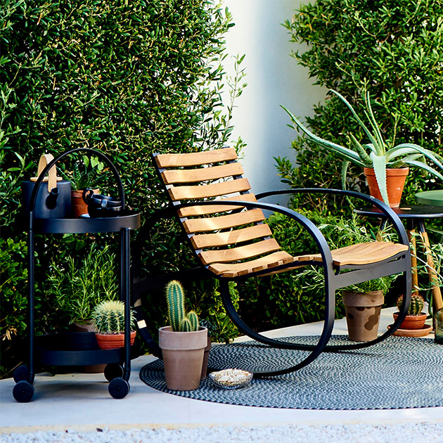 Komfortabler Outdoor Schaukelstuhl von Cane-line, raffiniert gestaltet