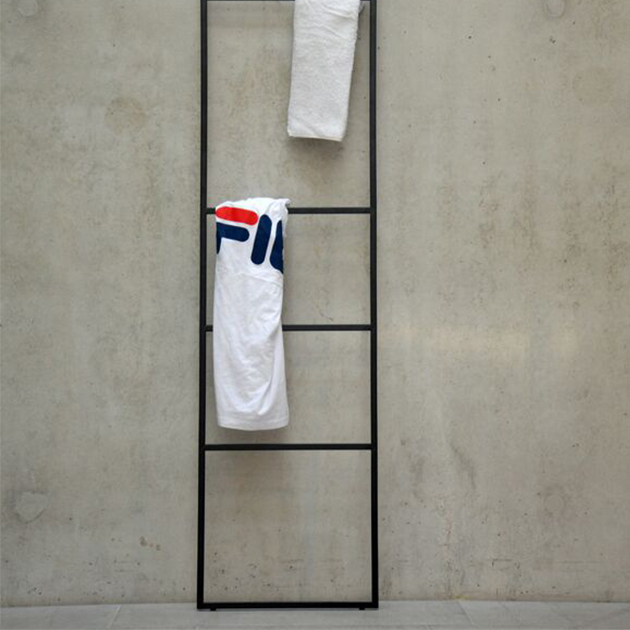 Minimalistischer Kleider- oder Handtuchhalter Loop up und Loop von Jan Kurtz