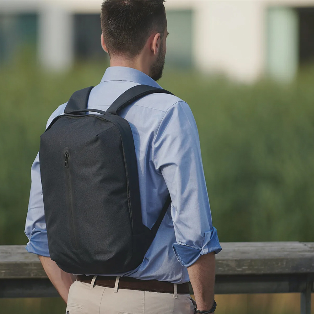 ODA Hop – Schlanker Rucksack und Laptoptasche für den täglichen Gebrauch und das Reisen