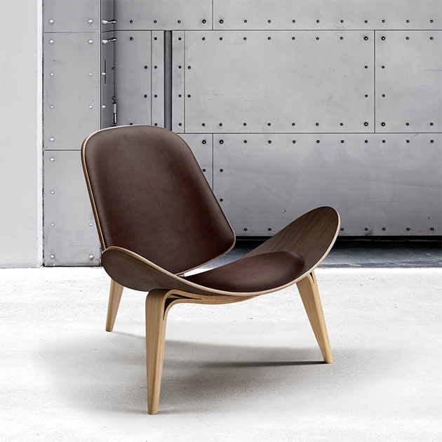 CH 07 Schalenstuhl – ein Lounge Chair Klassiker von Carl Hansen