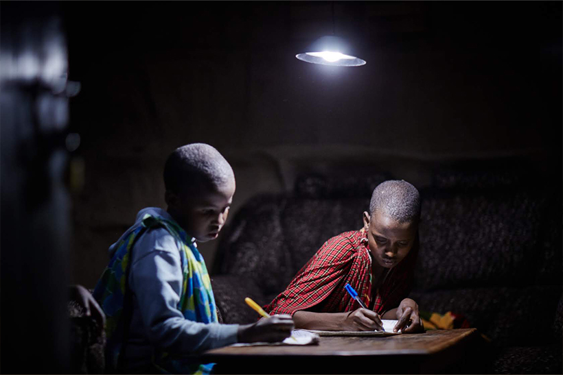 Sauberer Strom überall. Zola Electric bringt unabhängige Energiesysteme an Orte, wo sie dringend benötigt werden
