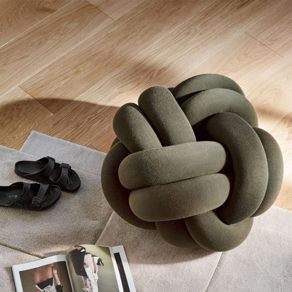 KNOT CUSHION XL – geknotetes Sitzkissen von Design House Stockholm