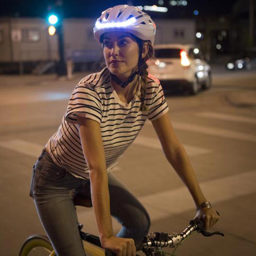 Lumos Smart Fahrradhelm mit Gesten gesteuerten Blinkern