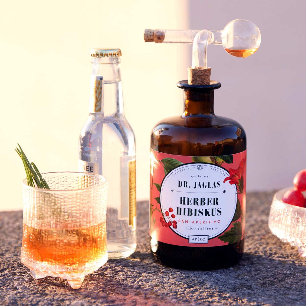 Herber Hibiskus Spritz – eine alkoholfreie Alternative zu Aperol