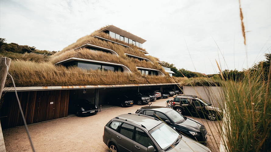 Duinhotel Tientorens – einzigartige Dünen-Architektur im niederländischen Zeeland