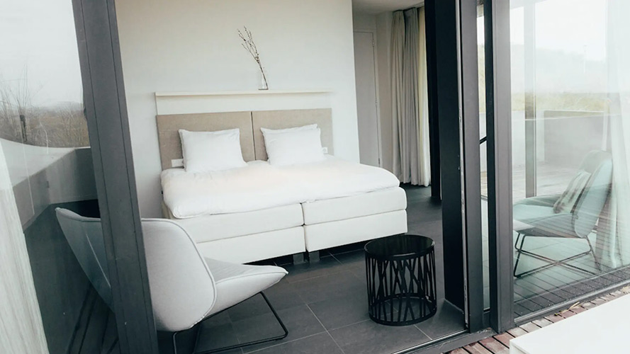 Duinhotel Tientorens – einzigartige Dünen-Architektur im niederländischen Zeeland