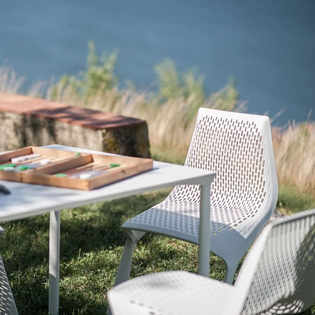 Stapelbarer Freischwinger MYTO Chair von Plank für In-Outdoor