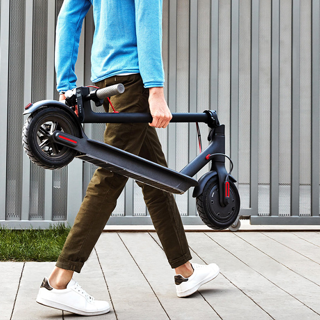 Der faltbare XIAOMI MI E-Scooter,  M365