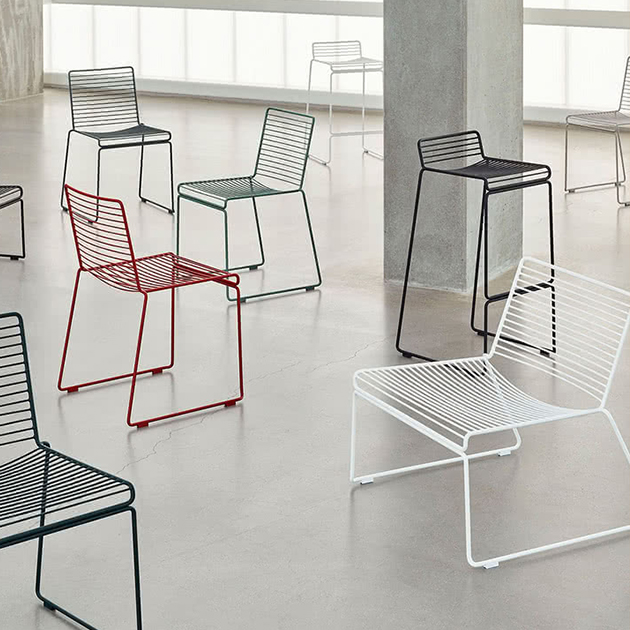 Filigraner Hee Lounge Chair von HAY für Außen- und Innen im zeitlosen Design