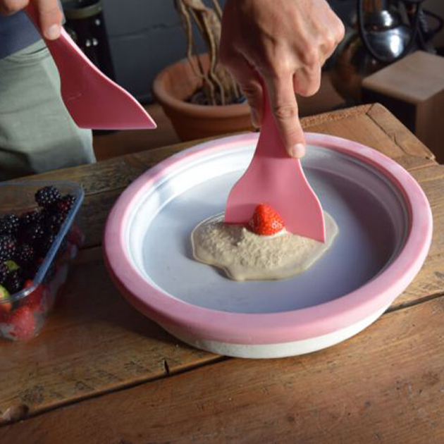 Gerolltes Eis selber machen – Eiscreme-Maschine/Kühlplatte